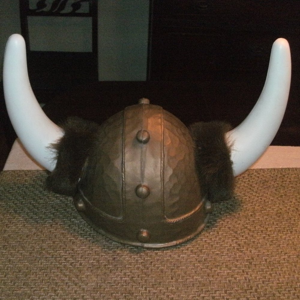 Cosplay Nordic Medieval Golden Viking Plastic Helmet Costume With Horns & Fur OS